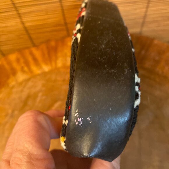 Vintage Needlepoint Evening Bag with gold chain to wear as a crossbody EUC - Picture 4 of 5